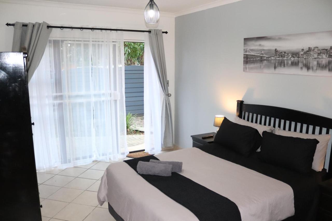 Stay At Home Airport Lodge Kempton Park Exterior photo
