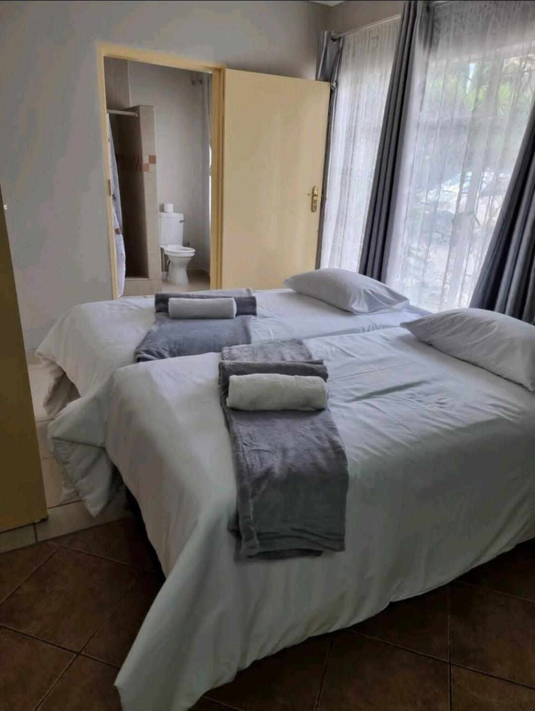Stay At Home Airport Lodge Kempton Park Room photo