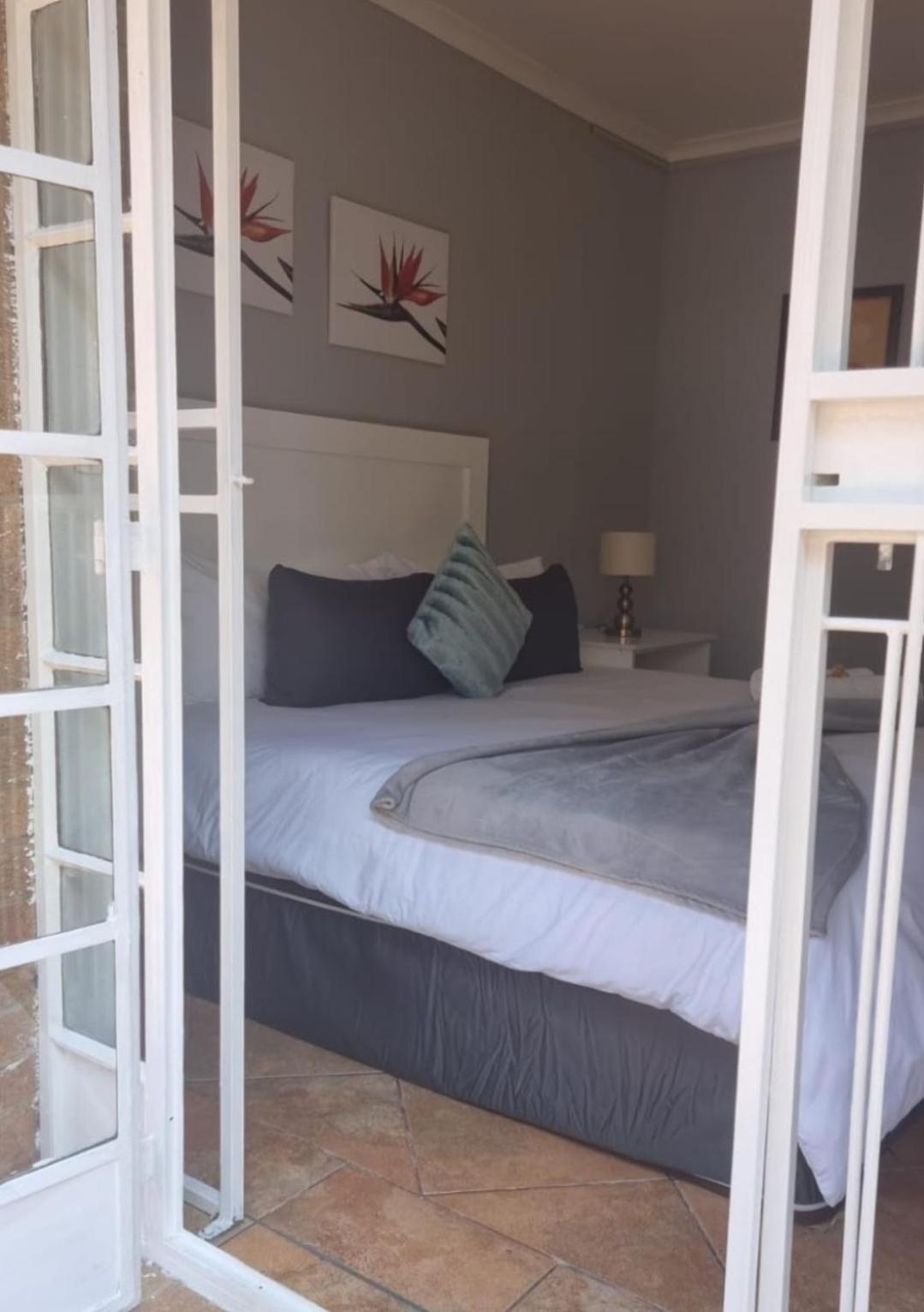 Stay At Home Airport Lodge Kempton Park Room photo